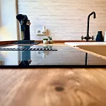 Suburban Loft דירה